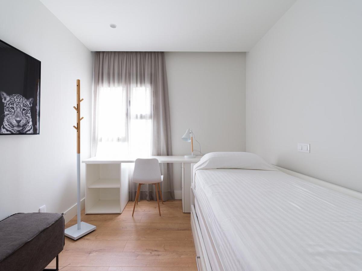 Luxury Bakus Canteras Beach لاس بالماس دي غران كاناريا الغرفة الصورة