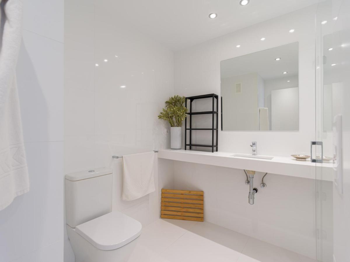 Luxury Bakus Canteras Beach لاس بالماس دي غران كاناريا الغرفة الصورة